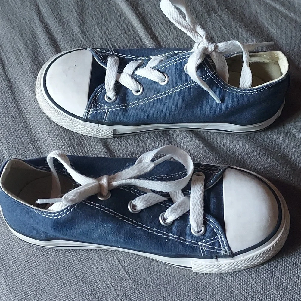 Kids Converse All Star Sneakers Size 10 Navy Blue Chuck Taylor